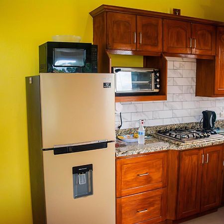 Cozy Modern Upstairs 2 Bed A/C Apt Near 2 Everything Saint Philip Εξωτερικό φωτογραφία