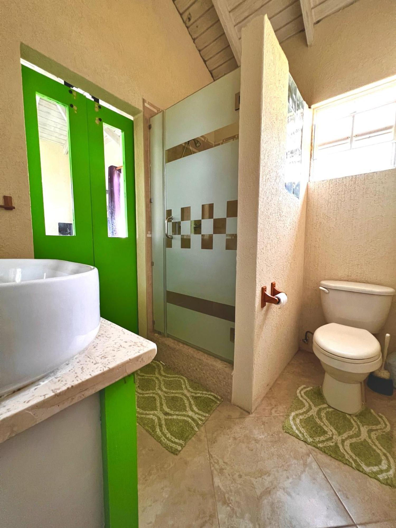 Cozy Modern Upstairs 2 Bed A/C Apt Near 2 Everything Saint Philip Εξωτερικό φωτογραφία