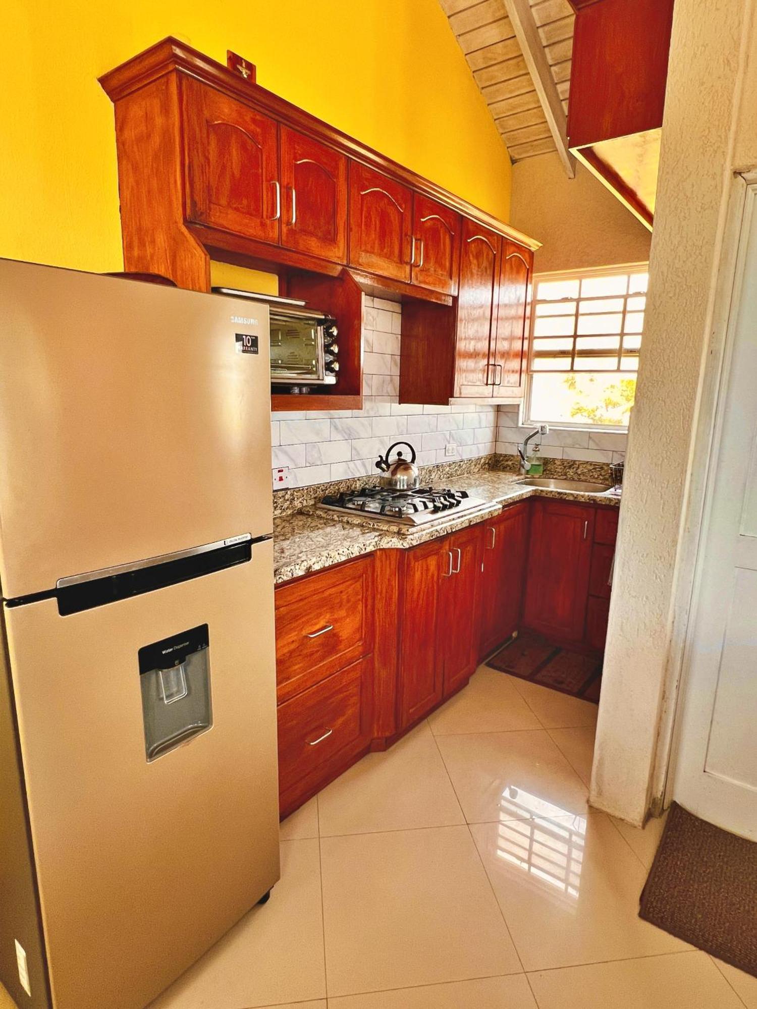 Cozy Modern Upstairs 2 Bed A/C Apt Near 2 Everything Saint Philip Εξωτερικό φωτογραφία