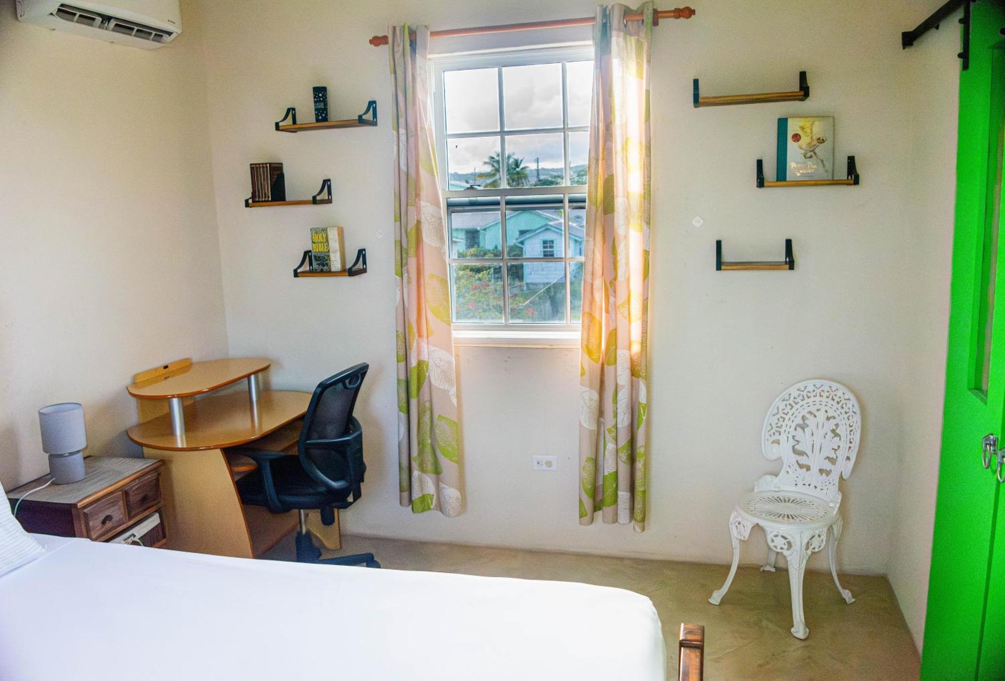 Cozy Modern Upstairs 2 Bed A/C Apt Near 2 Everything Saint Philip Εξωτερικό φωτογραφία